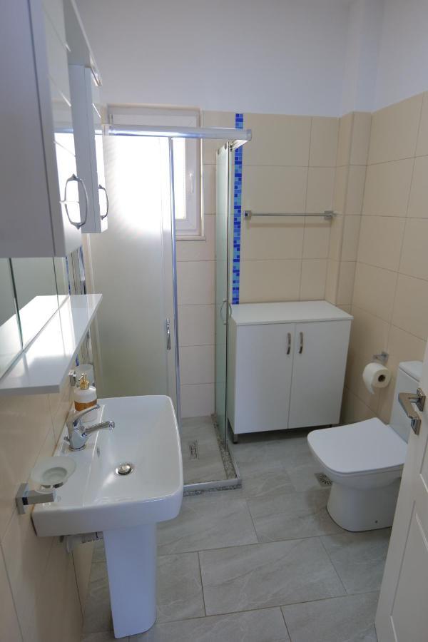 Kosta Apartments Sarande Exterior photo